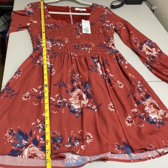 BNWT Q&A Gathered bodice Floral Long Sleeve Mini Dress - Picture 11 of 15